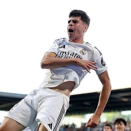 theMadridZone's tweet photo. 🚨⚪️ BREAKING: Real Madrid are close to selling Jacobo Ortega to Strasbourg for €8M.

They will also keep 50% of his rights, as well as future buy-back clauses. @diarioas https://t.co/kMJAdp6CDR