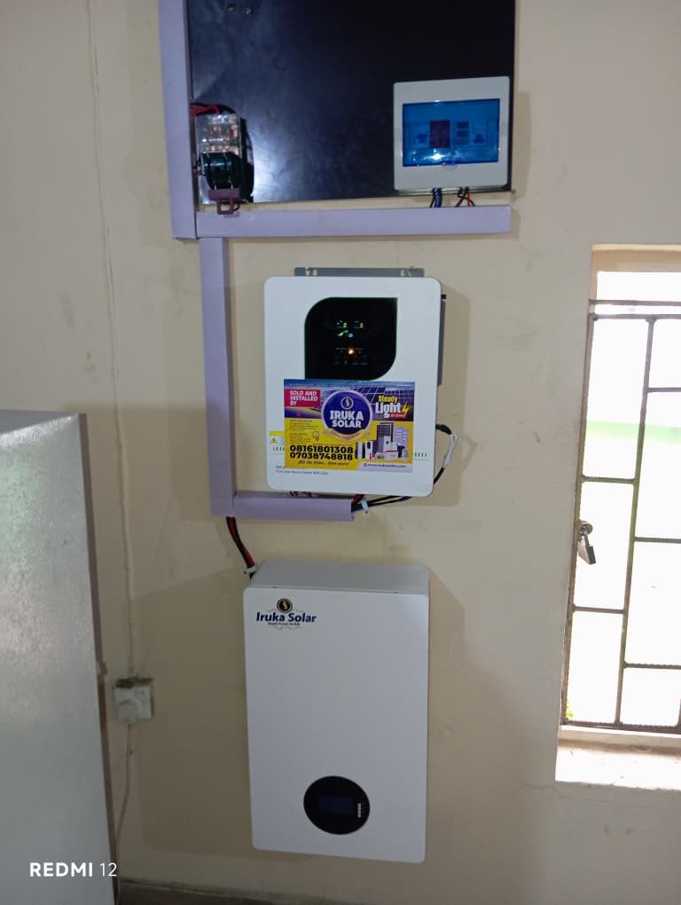 solenskiBABA's tweet photo. 6.2kva inverter, 5kwh lithium ion battery and 6 pcs 400W solar panels installation. https://t.co/T19Xqpvby0