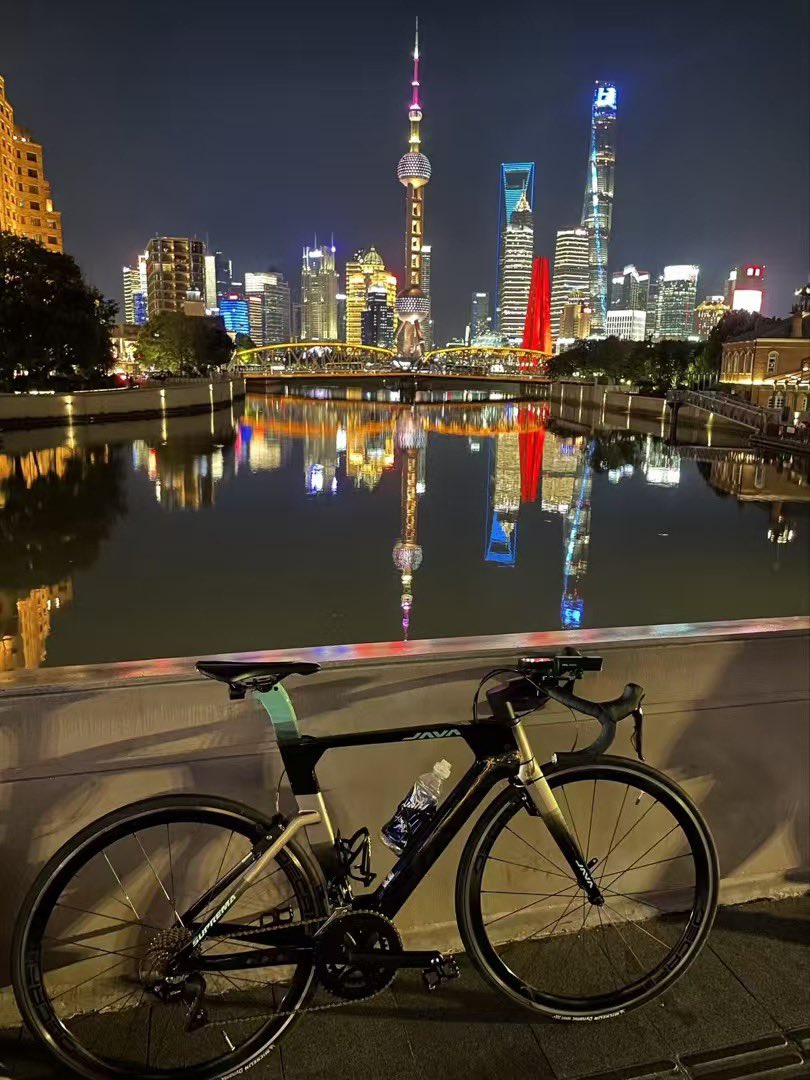 csds001's tweet photo. 分享几张上海外滩照片

没有去过上海的 一定要去趟上海

现场看看场景真的是很震撼 https://t.co/UaWiQTdTj5