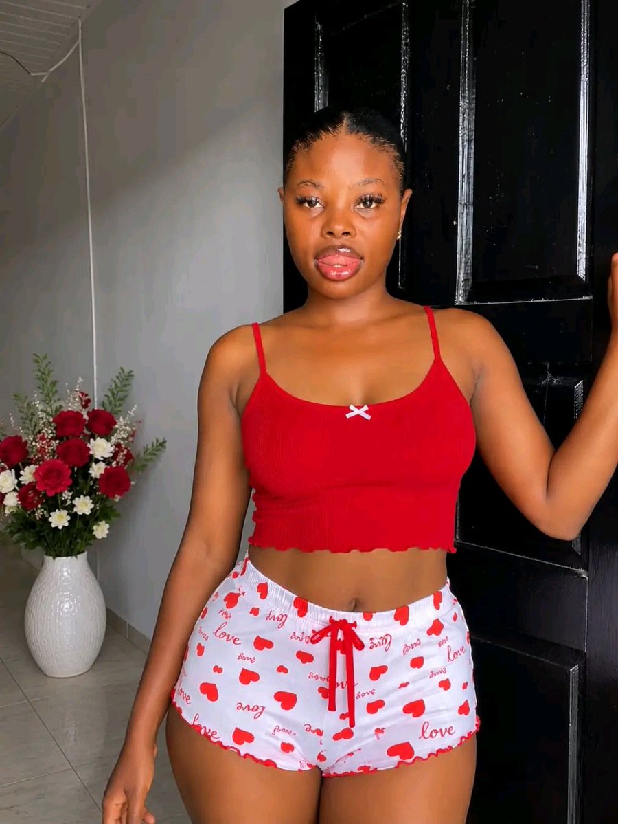 AvailableGirlz's tweet photo. The kind Rain Way Beat Me today Ehh, If To Say I Get Man, Shea I For Call Am Make  Ee Come Arrange  Me Small

But It's Well.😭😭😭 https://t.co/J0SOVsKYC7