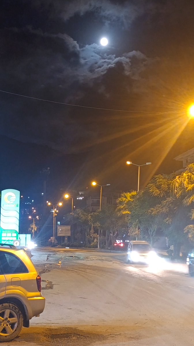 Mertca62417's tweet photo. #defne #antakya 
Akşam yürüyüşü Şükrü Güçlü caddesi https://t.co/5E4DQmEWAe