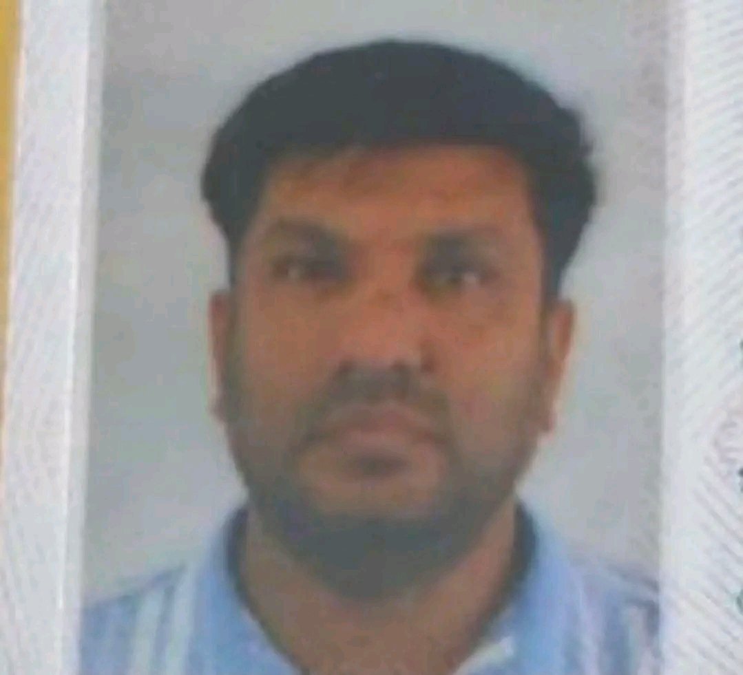 joy_zelda's tweet photo. This is a Foreigner National Mahbum Alan,He lives in Malabar, Gqeberha, He Killed Lee Robyn who is 18 years old, She was last seen on the 25 July 2026 when she visited him.And he is now on the run. Someone Somewhere knows where he is,Please help the SAPS him.
Circulate this image https://t.co/JSixxx7cut