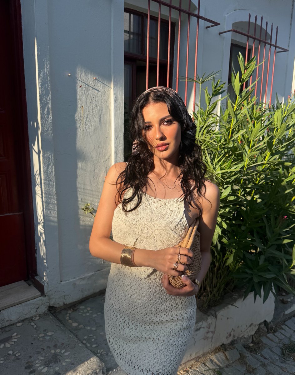 magazin_press's tweet photo. Oyuncu #MahassineMerabet, yeni karelerini paylaştı https://t.co/uDTTWpU80f
