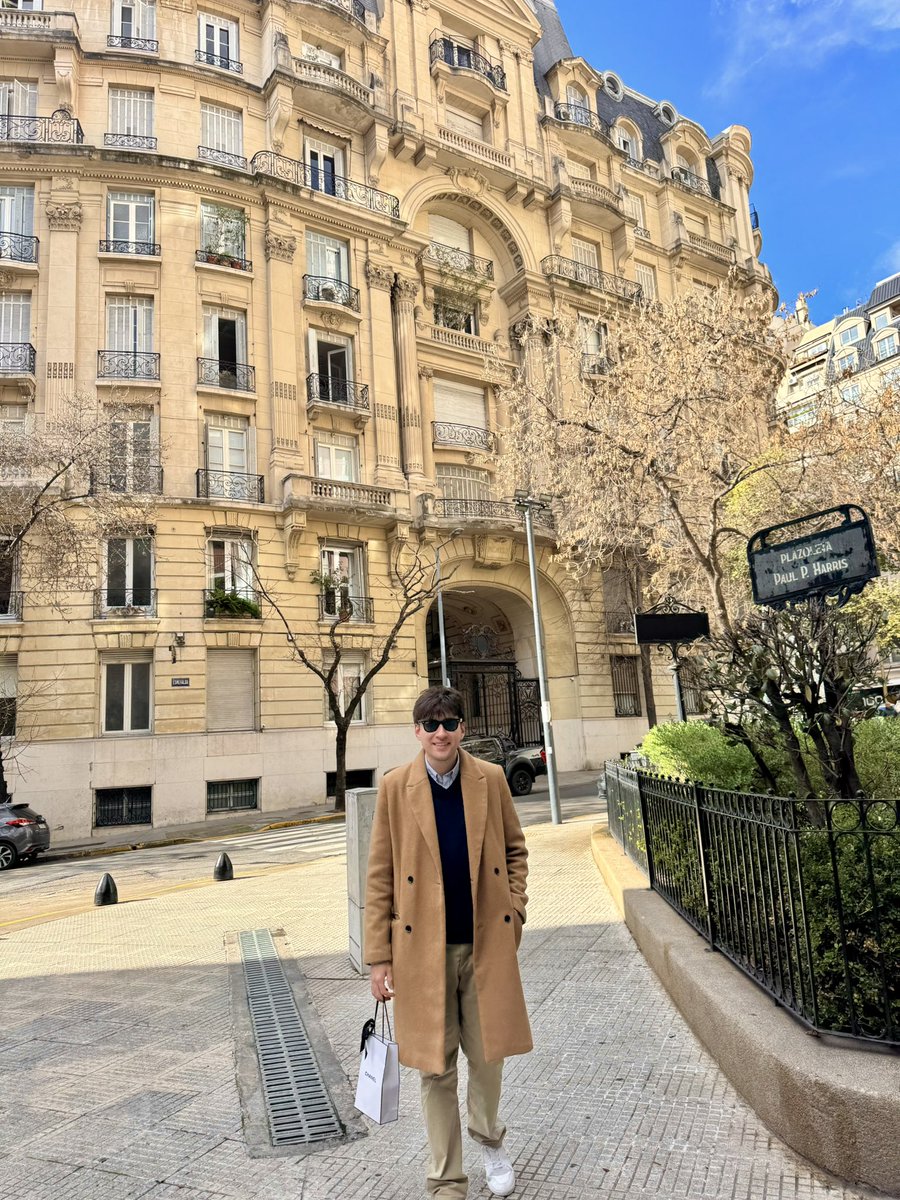ivanrgzb's tweet photo. Pase de estar acá, a mirar por la ventana este paisaje todo los días. Hay destinos peores que la muerte. https://t.co/SE9oclRuy0