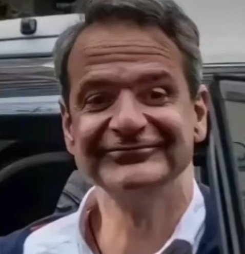 ayH1A6yDNr3ldk5's tweet photo. Τραγικός, απίστευτος, θρασυτατος, ή με οξύ εγκεφαλικό ?
Πήγε στο Αγαθονήσι, κ είπε στο "στημένο" φυλάκιο, ότι προτεραιότητα του είναι τα ακριτικά νησιά, ενώ τα έχει ξεγυμνώσει από όπλα, που τάχει στείλει Ουκρανία, κ ότι αποτελούν εμπόδιο στη λαθροεισβολη, στόχο της ΝΔ!
Τι πίνει?? https://t.co/sTYWhNPn0A