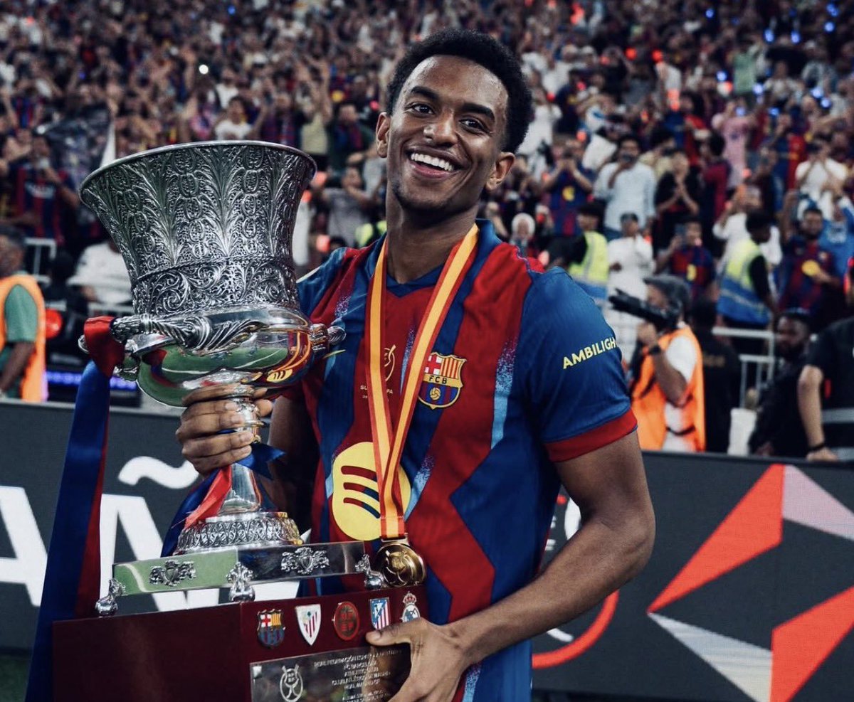 Deepakmeen67953's tweet photo. 🚨🔵🔴 Alejandro Balde on links with an exit this summer: “I am NOT leaving. Barça is my home”.

“I've been in this club for 16 years, all my life. I want to succeed here, my mind is here. What I think about is continuing for many more years”, told Sport. https://t.co/18CEaSWxu4