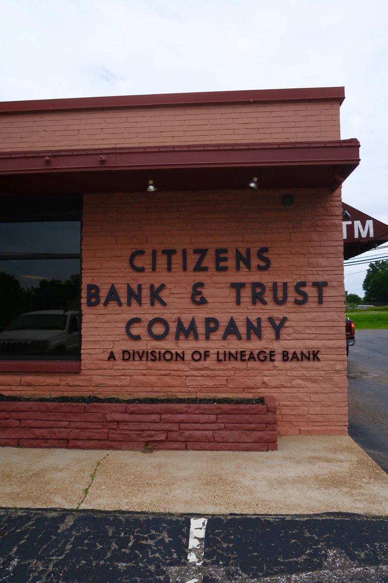 HarpethBank's tweet photo. A great day visiting our Lineage Bank family in Atwood, TN! 

We loved spending time with the team, learning more about the branch’s history, and seeing the strong community relationships they have built over the years. 

#atwoodtn #communitybanking https://t.co/rLoxolGru9