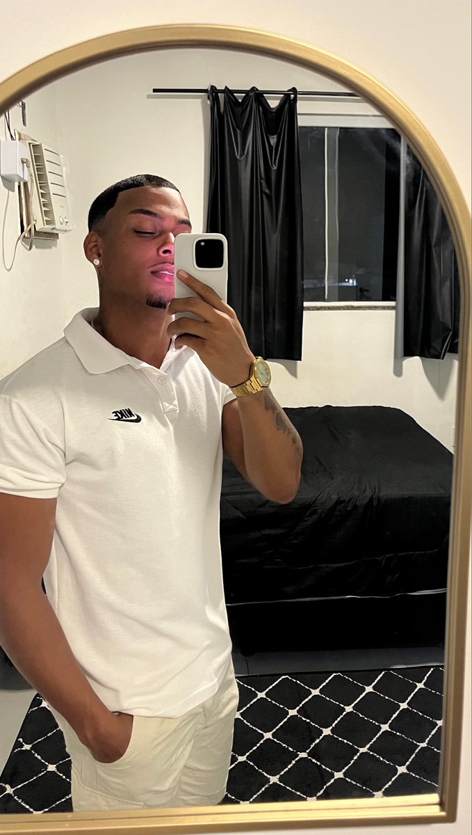thravas's tweet photo. 🤴🏽 https://t.co/KahyaD1AV0