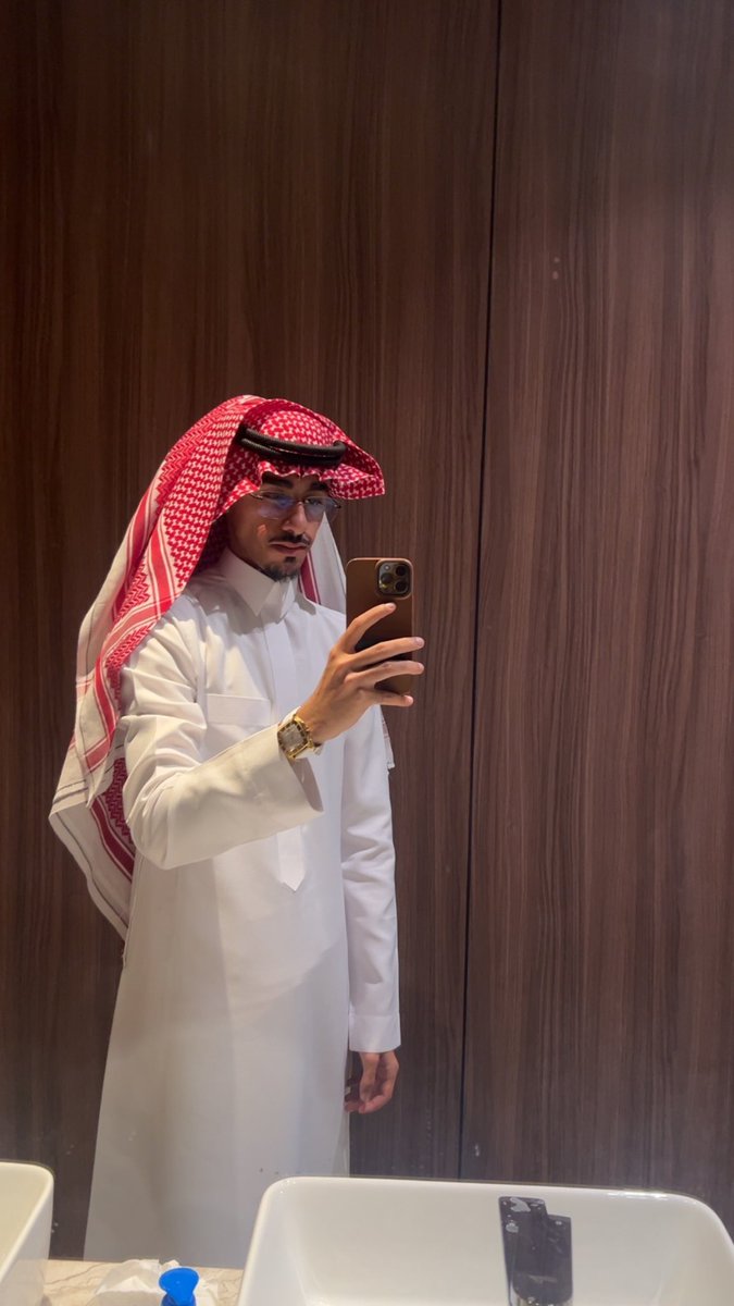 m00pmmm's tweet photo. الكرزمة فوق 🆙 https://t.co/A2E7LYYwze