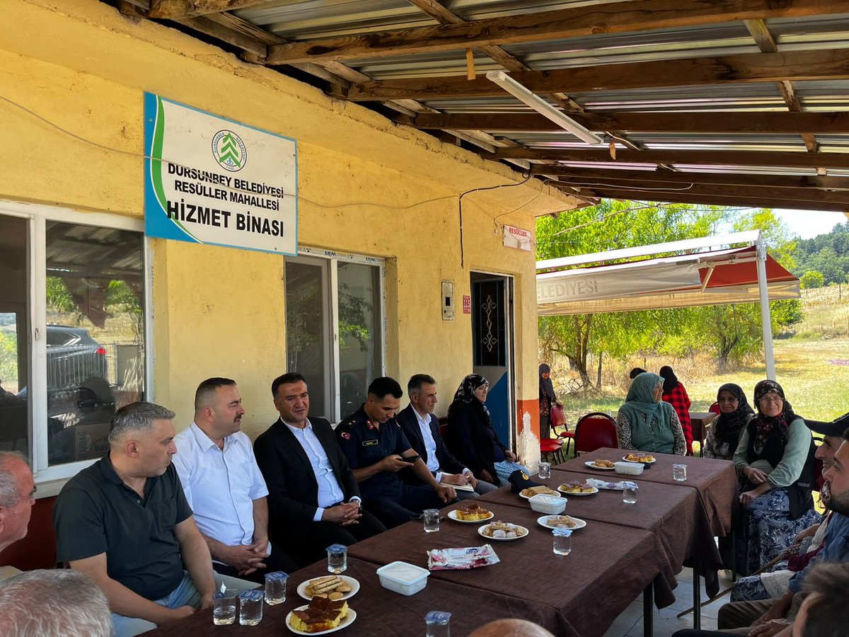 GDursunbey's tweet photo. Kaymakamımız Sn. Musa AYYILDIZ, İlçe Jandarma Komutanı Ütğm. Yasin Yüksel KILINÇ, SYDV Müdürü Mesut GÜLTEKİN; 
• Işıklar
• Resuller
• İrfaniye
• Demirciler 
mahallelerini ziyaret ederek vatandaşlarımızla bir araya geldi. https://t.co/eRxS3plWRX