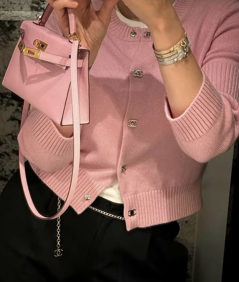 silkvanille's tweet photo. pink chanel https://t.co/6vMW0gGYmB