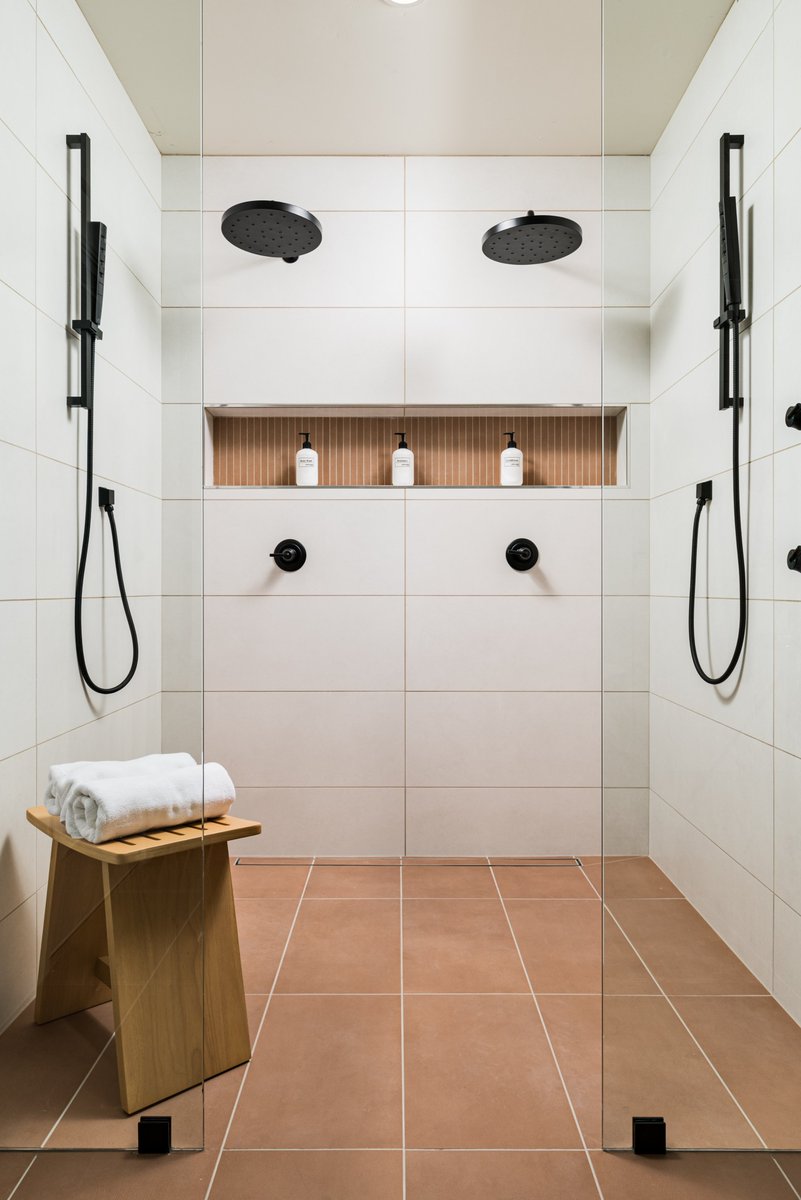 Mav_Builders's tweet photo. Ready to transform your outdated space? Maverick Builders' home remodels breathe new life into your home, creating a fresh and modern living environment.
#contractor #builder #construction #newhome #investment #remodel #home #rental #AirBnb #generalcontractor #localbuilder #AZ https://t.co/VthsIvHrty