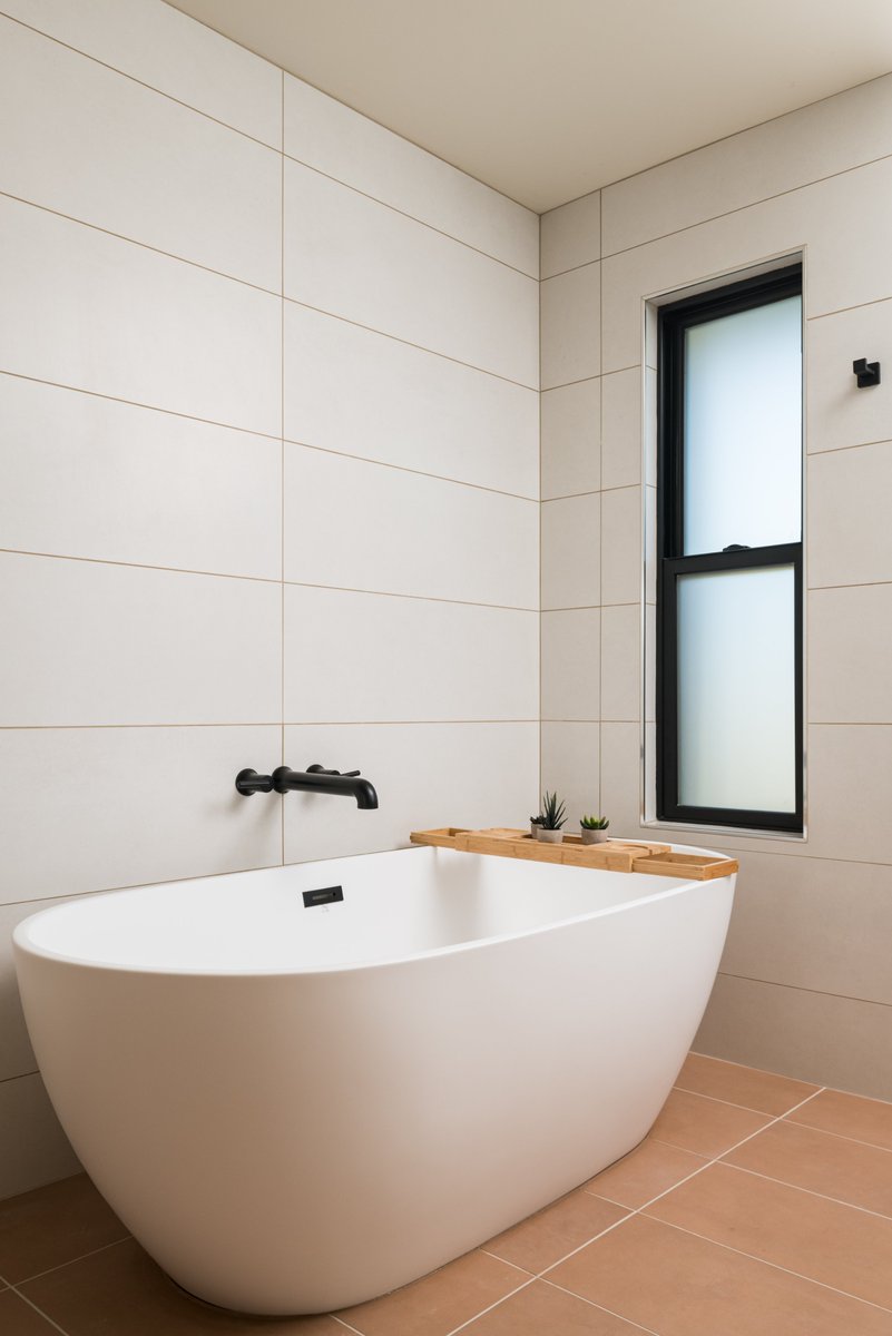 Mav_Builders's tweet photo. Ready to transform your outdated space? Maverick Builders' home remodels breathe new life into your home, creating a fresh and modern living environment.
#contractor #builder #construction #newhome #investment #remodel #home #rental #AirBnb #generalcontractor #localbuilder #AZ https://t.co/VthsIvHrty