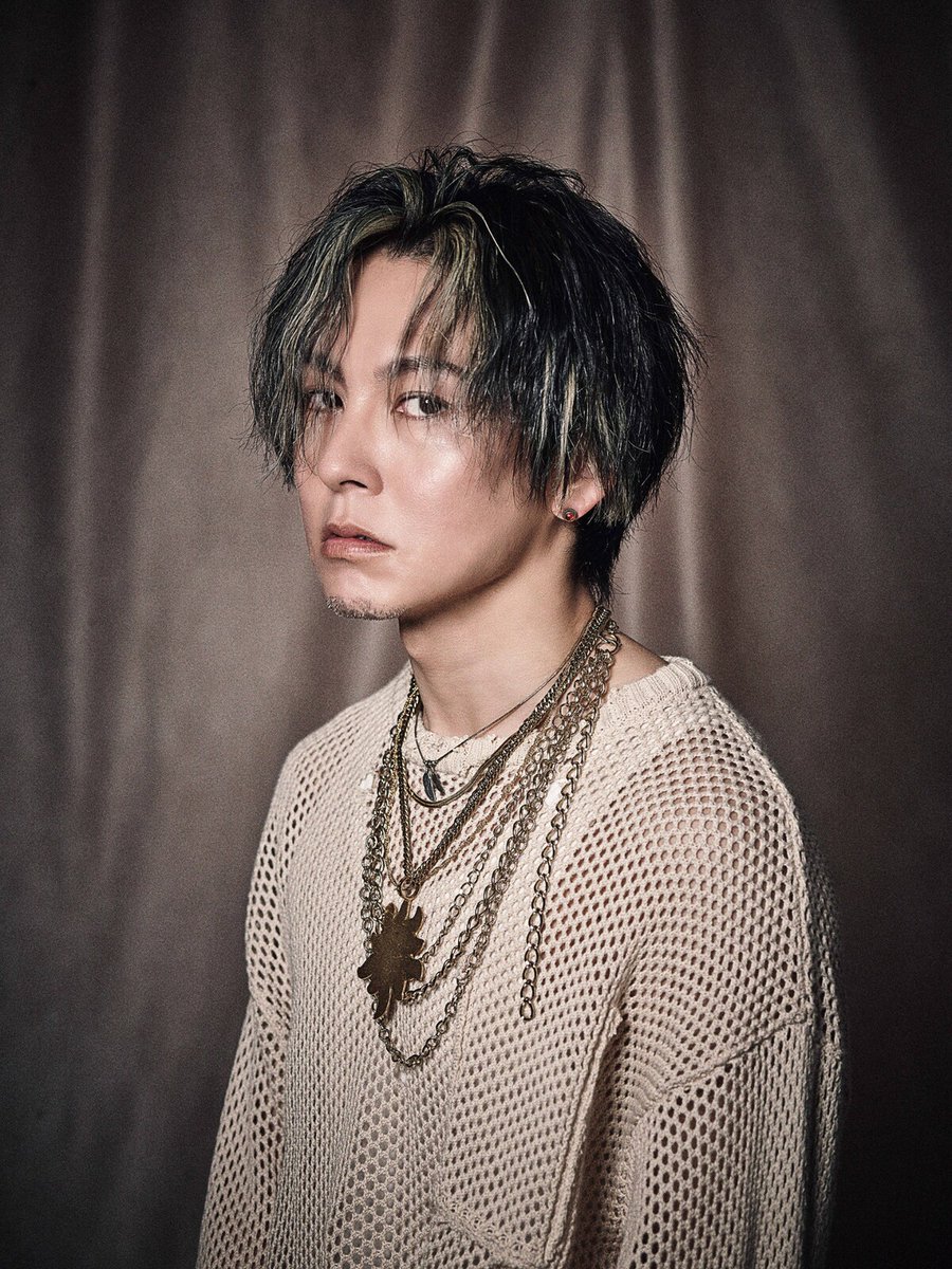 stage_natalie's tweet photo. 草間リチャード敬太が屋良朝幸からダンス＆ライブ「DISCOTHEQUE」を継承

草間「みなさまに直接お会いできることを楽しみにしています」
屋良「ダンスが人気を集める時代だからこそ」

▼コメントあり
https://t.co/wUxPY4d8Tb https://t.co/0O3VnkKbLq