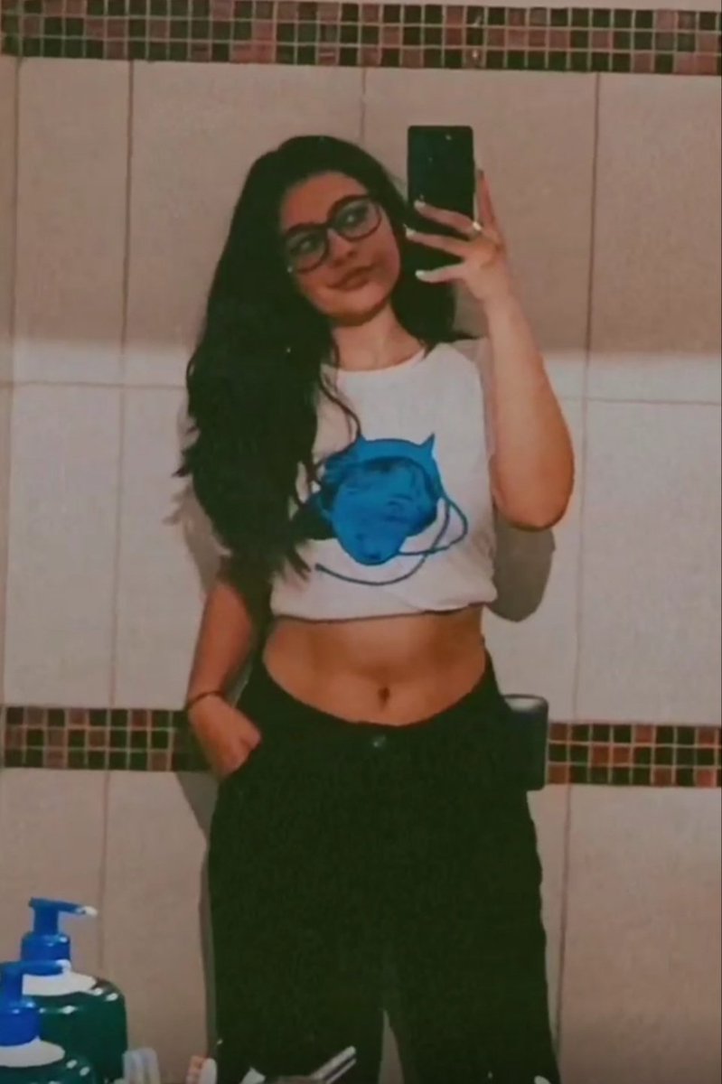 sofirpfuentes's tweet photo. Sofia Fuentes ⭐

- 18 años ♥️
- Bisexual
- Actriz nopor 🙈🔞

#Sexrol https://t.co/ZHo2EbmdVY
