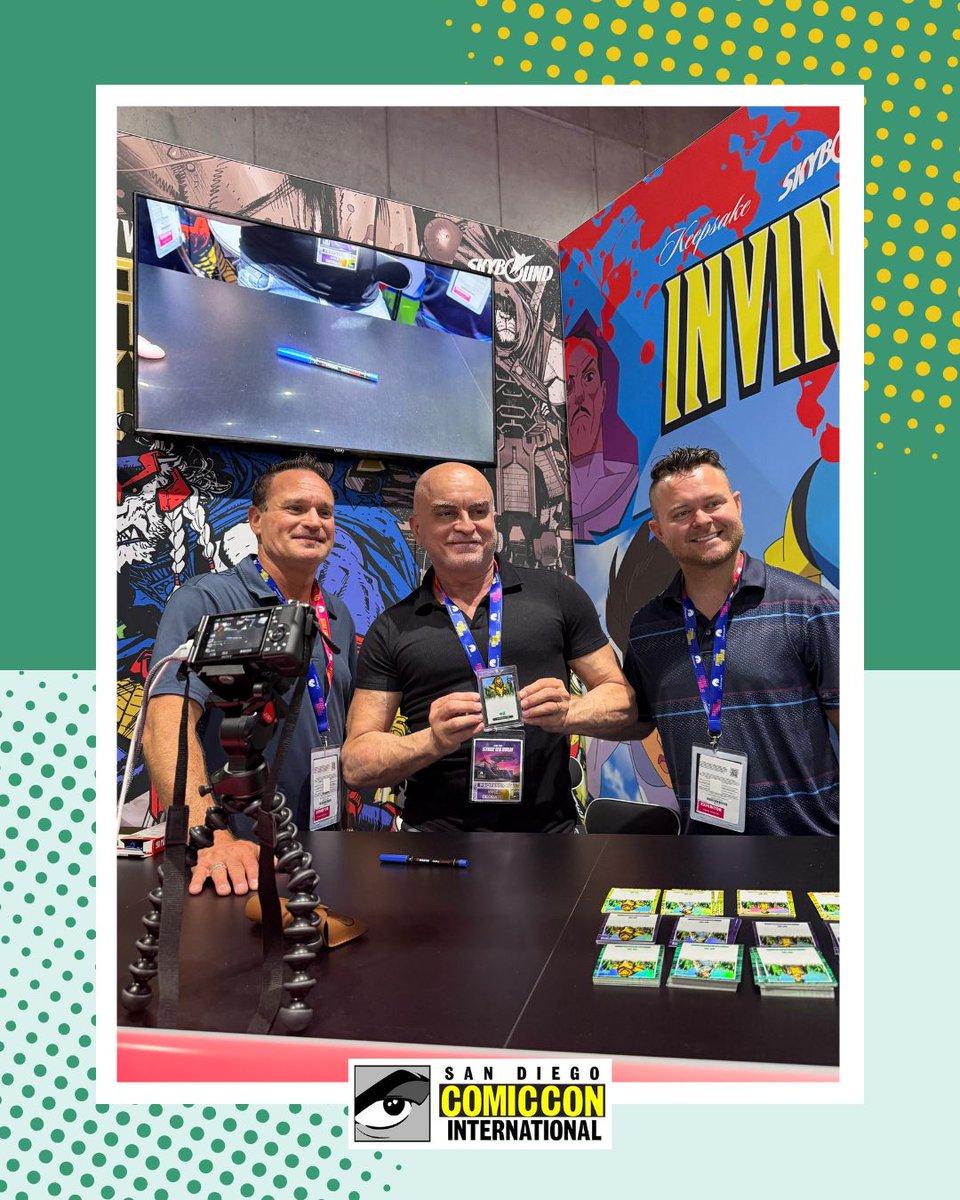 AWA_Studios's tweet photo. 💚🌪️ THANK YOU, SAN DIEGO! 💚🌪️

The first-ever ULTIMATE OZ UNIVERSE trading cards made a huge splash at SDCC, with an incredible line of fans turning out to meet legendary series artist @mikedeodato and get their exclusive cards signed.

#UltimateOZUniverse #SDCC2026 #OZ https://t.co/dkCInWaMyl