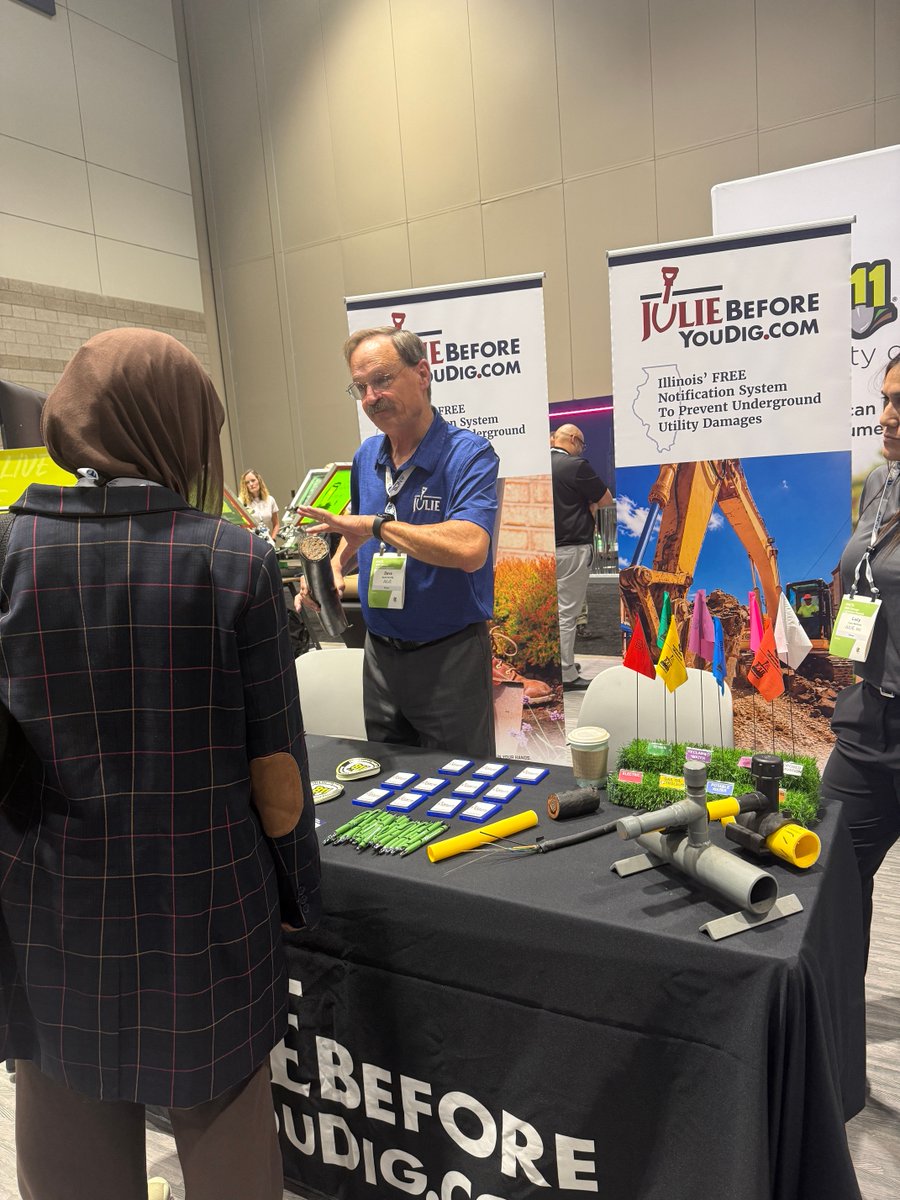 JULIE1call's tweet photo. Damage Prevention Managers, David Van Wy and Lucy Martinez, represented JULIE at the National Conference of State Legislatures Summit in Chicago, educating state and national lawmakers on the importance of safe digging.

https://t.co/65di9FBWdn
#JULIEbeforeyoudig #Call811 https://t.co/4eNGbyROQX