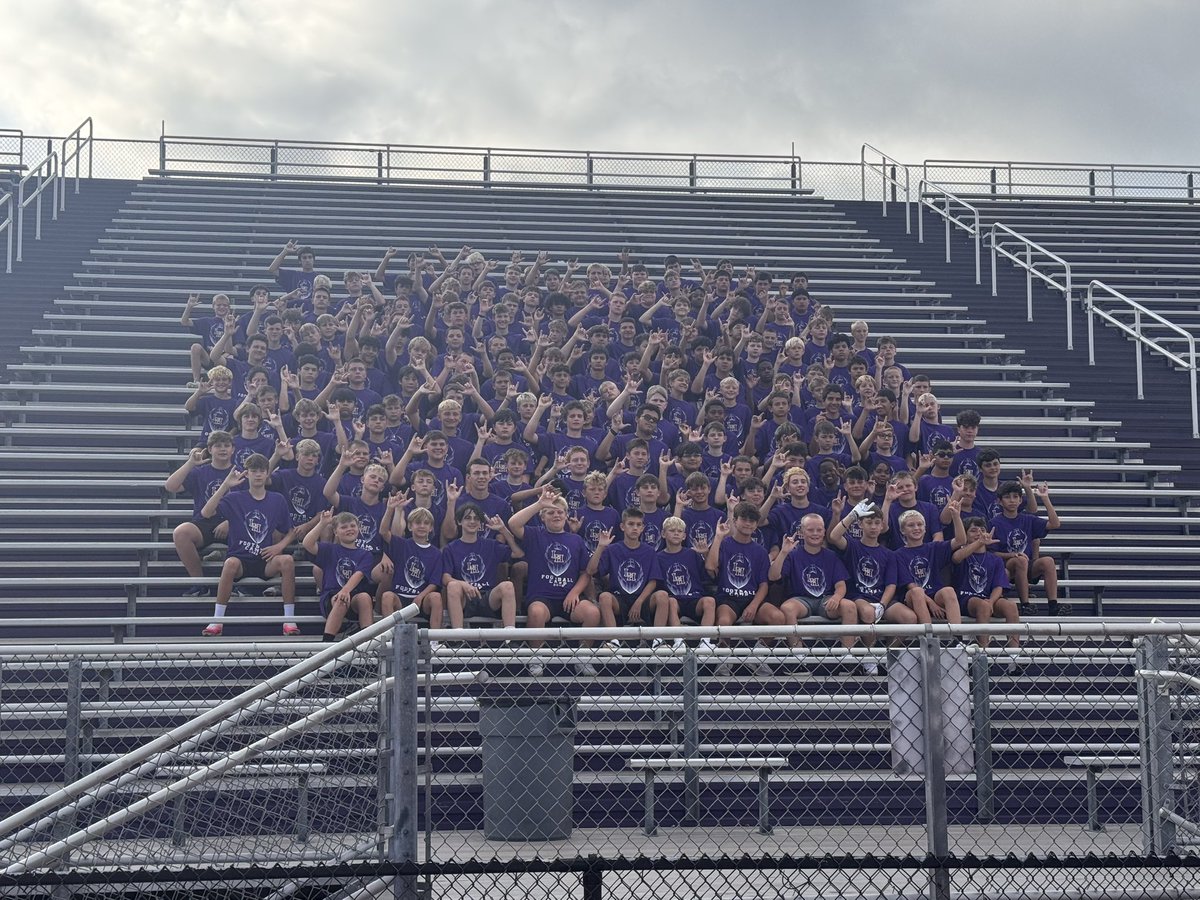 LH_Panthers_FB's tweet photo. Final day of camp. Great numbers. Great energy. The future is bright in Liberty Hill! 🐾🏈

#GoPanthers #FuturePanthers #UnfinishedBusiness https://t.co/bTFf3giL4O