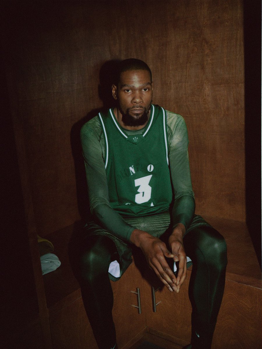 OfficialNocta's tweet photo. EASY MONEY x NOCTA Basketball, on and off court apparel. Launching midnight tonight est on https://t.co/EjonuPBDVX https://t.co/i3xVpq1reO