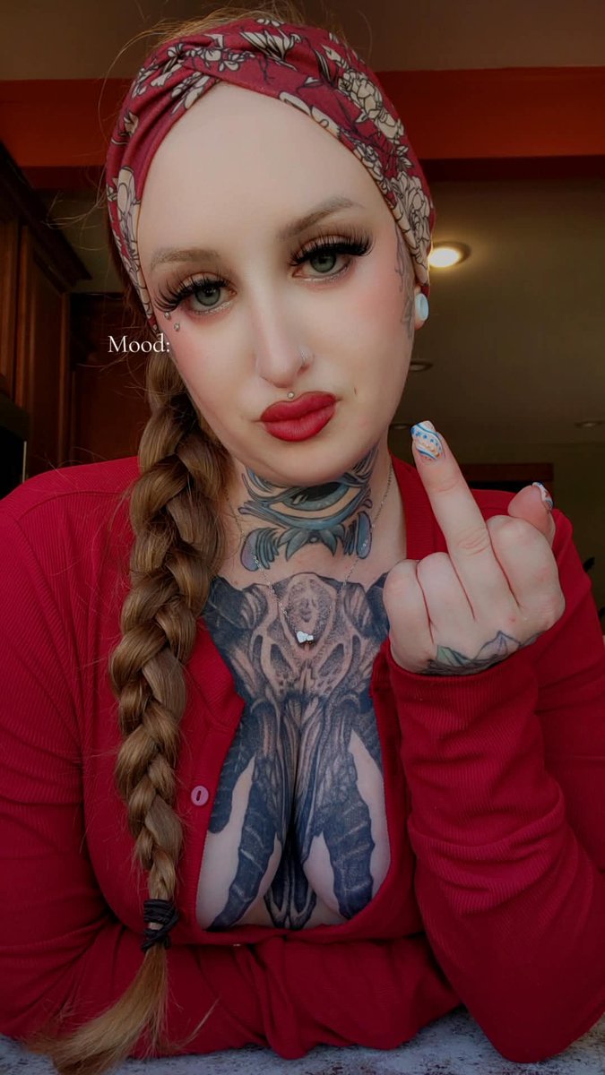 QueenIvoryRain's tweet photo. Unless you are giving me money. Fuck off.

Redhead redlips makeup https://t.co/lmXfwDE7OL