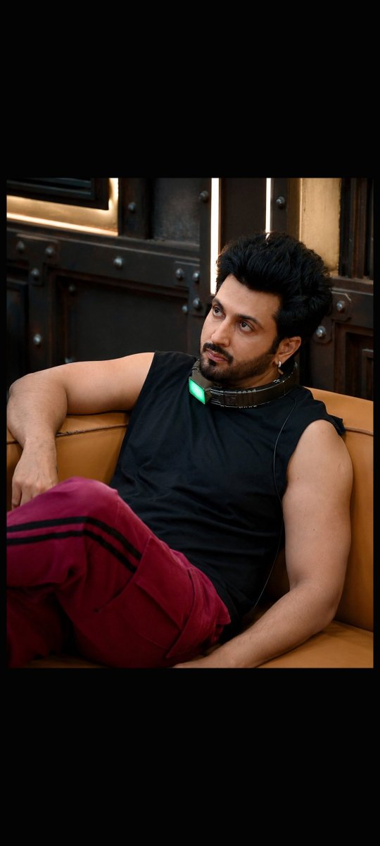 iishafs's tweet photo. @stefanilovesdd @DheerajDhoopar THE SEXYY 😏😏😏😏😏😏😏😏😏 @DheerajDhoopar HAVE  BOTH  QUILATI AT SAMETIME CUTE AND COOL PLUS EXTRA QUILATI  ALSO ITS VERY HARD TO DISCRIBE DD IN WORDS https://t.co/hQRXv1SA40