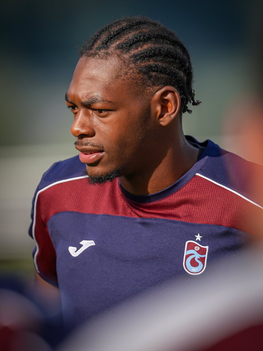 Trabzonspor's tweet photo. Yeni transferimiz Rene Mitongo, takımımızla ilk antrenmanına çıktı 💪 https://t.co/2pQSYwcUYs