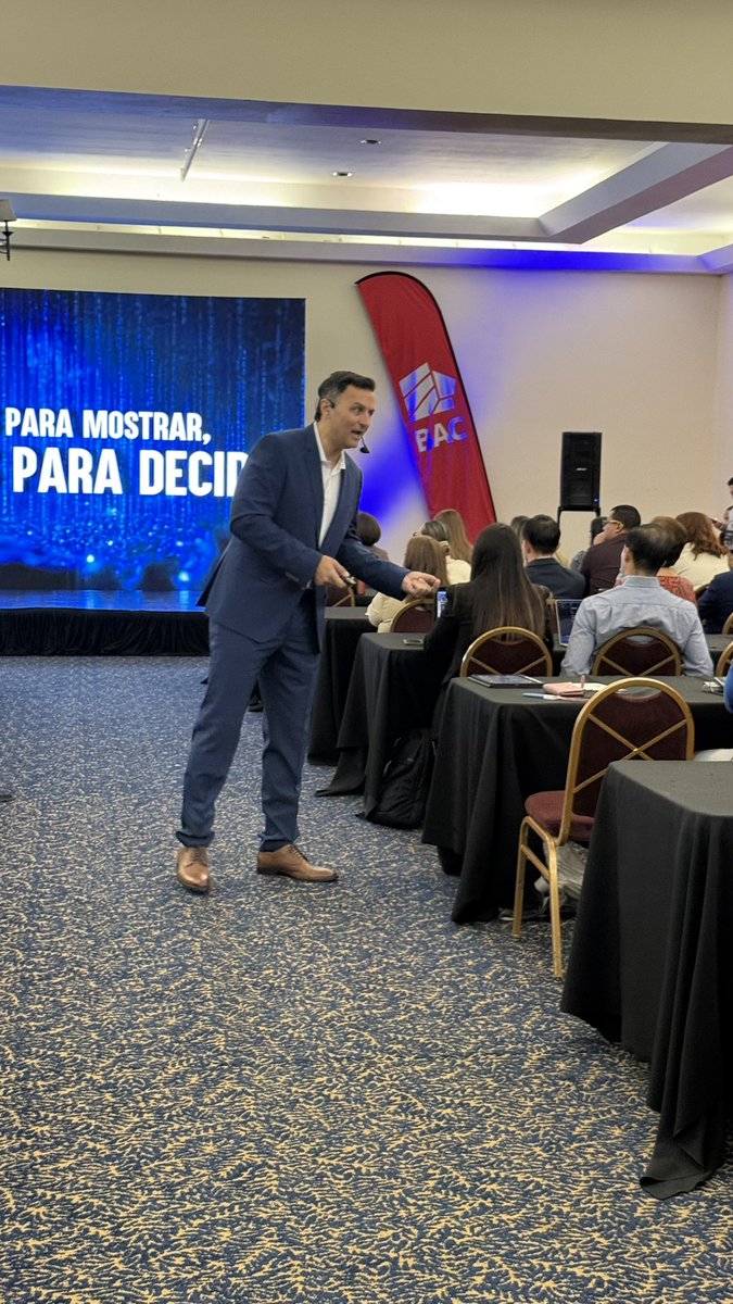 LaTalRenata's tweet photo. Ya empezó el Congreso Internacional de Comunicación Política en 📍San José , Costa Rica 🇨🇷 https://t.co/FOA2sLAIvp