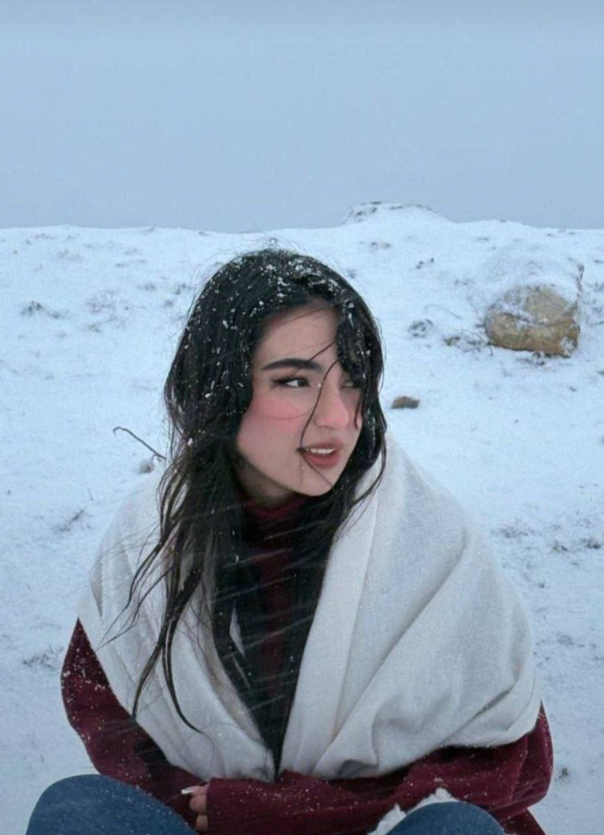 kimveraft's tweet photo. صداش باشیم:)
Melika Azizi has not only not been released, but an immediate death sentence has been issued for her. She is in Lakan Prison in Rasht, and her family has rejected her.Please,be her voice — we are her only support.
#Melikaazizi
#StopExecutionsInIran
@amnesty @hrw https://t.co/nodZzK55zb