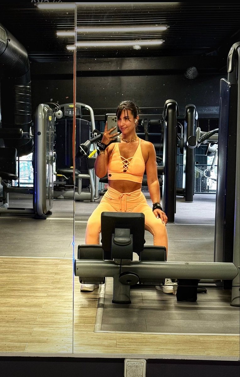 eva34ava's tweet photo. without break &amp; evening program🫣💪🥵 https://t.co/xrES9fXZRE