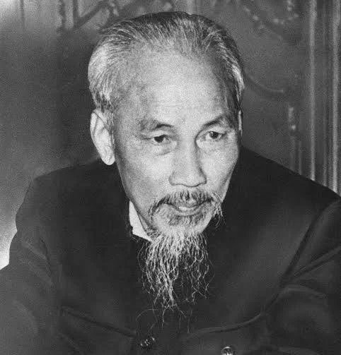Chetuyachinago's tweet photo. Ho Chi Minh, the scholar who brought communism to Vietnam, was never originally a communist. He was a deeply committed anti-colonial patriot who initially admired Western liberalism, American democracy, and U.S President Woodrow Wilson’s speeches on self-determination. 1/n https://t.co/i98vqS9vxm