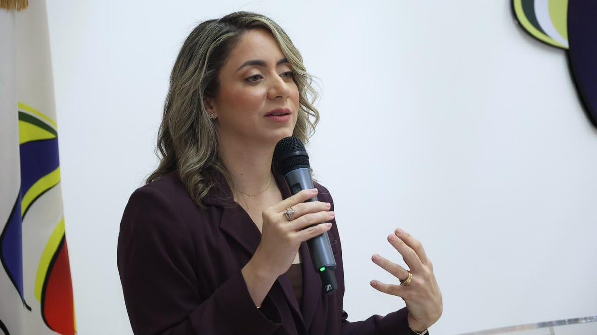 MMujerRD's tweet photo. La Consulta Nacional para la Reducción de Riesgos de Violencia hacia las Mujeres continúa ampliando su alcance con la incorporación de la Federación Dominicana de Municipios ( @fedomurd ), fortaleciendo el trabajo conjunto con los gobiernos locales para escuchar las voces de hombres de todo el país y construir soluciones que promuevan relaciones más igualitarias y libres de violencia.

La ministra de la Mujer, @GloriaReyesG , destacó que la prevención requiere la participación activa de toda la sociedad y que los municipios son aliados fundamentales para impulsar el diálogo, transformar realidades y fortalecer una cultura de respeto, igualdad y convivencia pacífica.

#ConsultaDeHombres #PrevenciónDeLaViolencia #MMujerRD