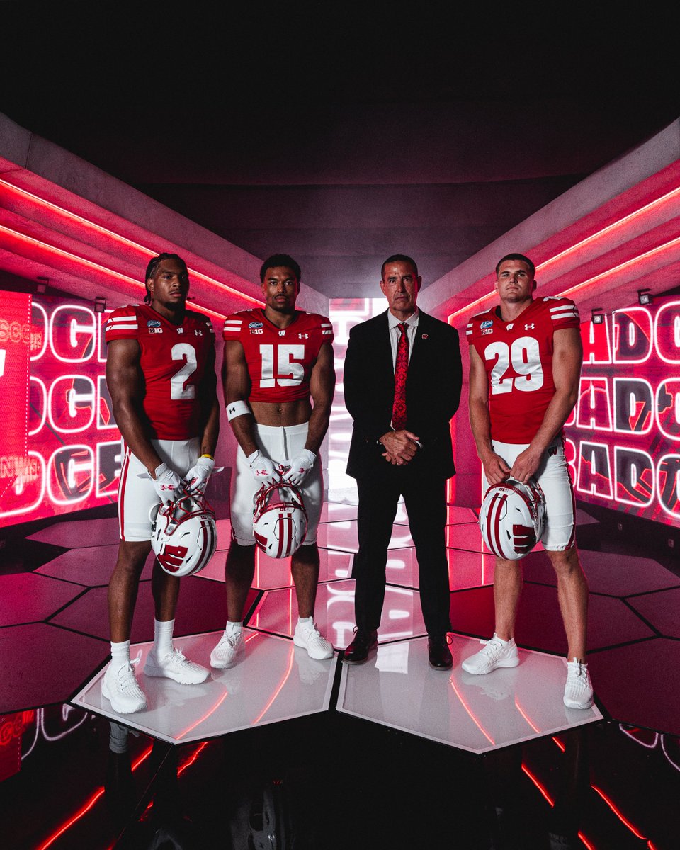 Wisconsin Football tweet media