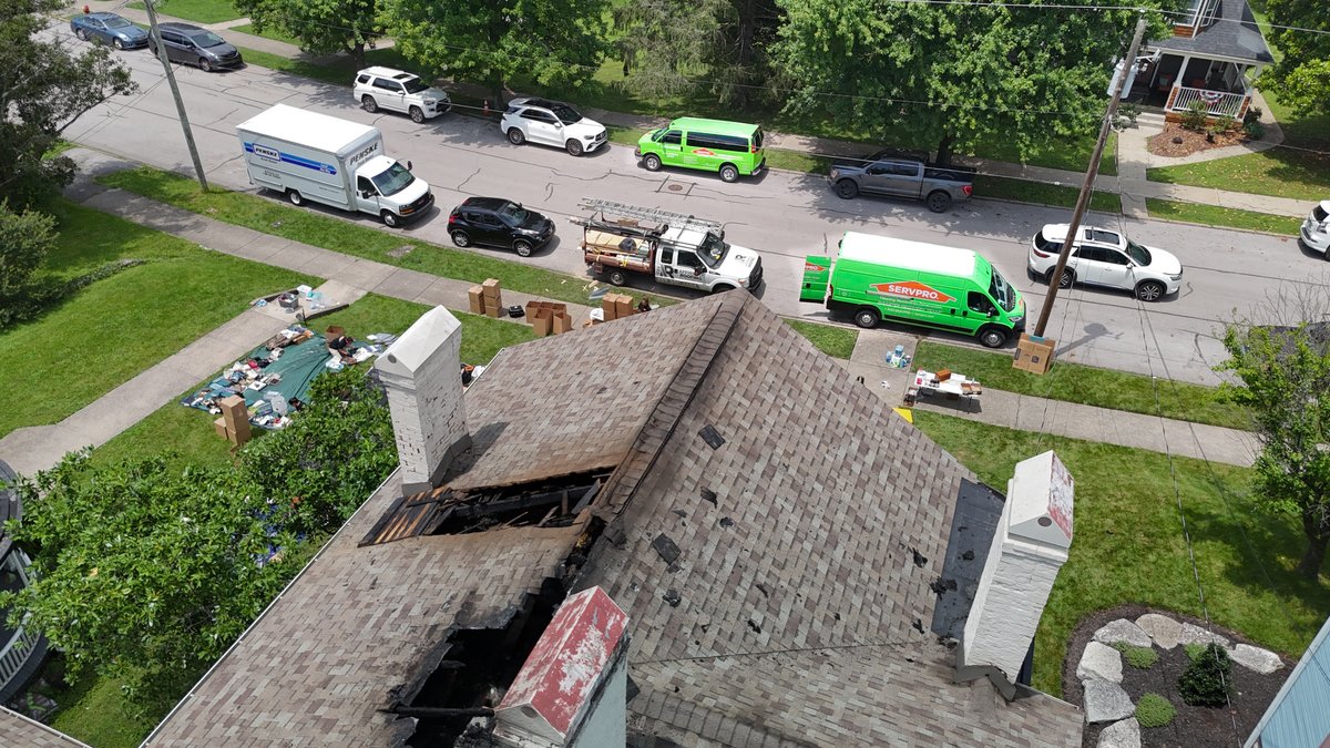 servprolexky's tweet photo. A bird's-eye view of restoration in action. From emergency response to the finishing touches, our team is committed to helping our community recover. 🏠

#servpro #RestorationServices #ReadyToRespond #firedamage #waterdamagerestoration #mitigationservices #commericalcleaning https://t.co/D1JKZ3Yfmn