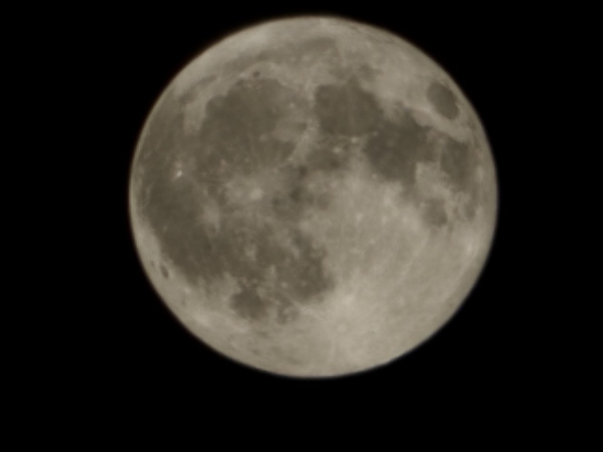 Peivolini's tweet photo. Currently on holiday in bulgaria. Took this picture of the moon by the black sea. #blacksea #bulgaria https://t.co/iln8Rqv5qL