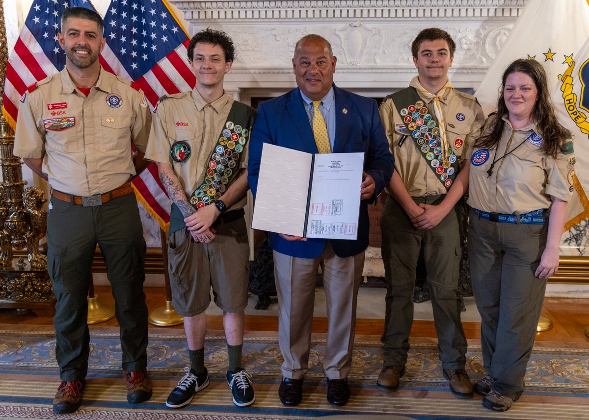 RISenate's tweet photo. Senate Majority Whip @PTikoian66035 and Rep. @TinaSpearsRI joined @GovDanMcKee today for the ceremonial signing of a law that grants Eagle Scouts and Girl Scout Gold Award recipients automatic admission to RI’s public colleges and universities.

More info: https://t.co/c2gOUn8aVz https://t.co/A6RNIHSWKX
