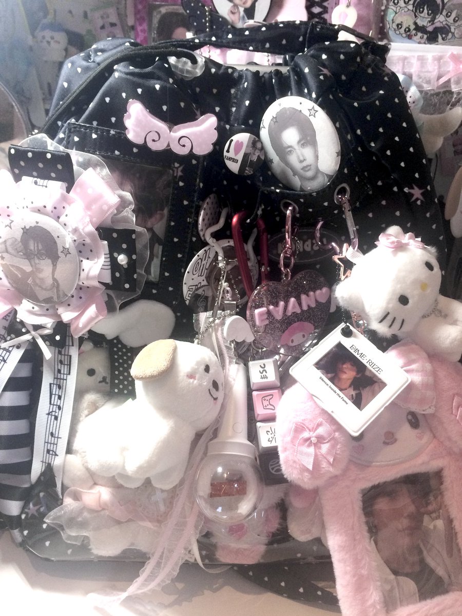 hee2hearts's tweet photo. some bag deco t___t ♡ https://t.co/URPcuZ7Cpz