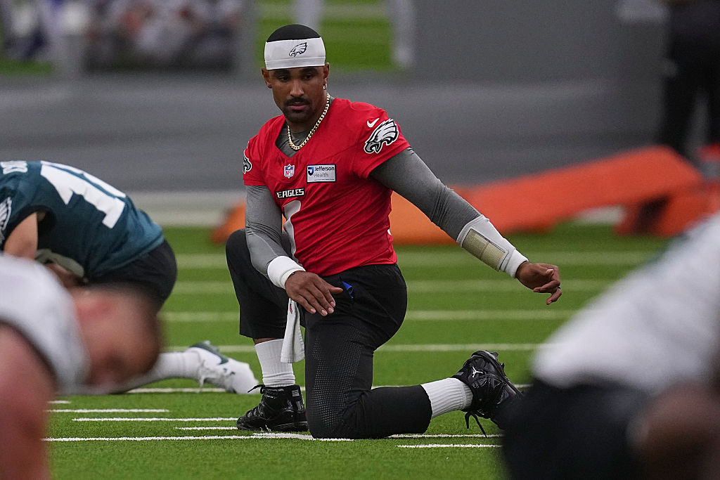 975TheFanatic's tweet photo. Tim McManus told us that things look VERY different for the Eagles' offense on the first day of camp

"Believe me, it is a brand new offense. We are seeing so much from Jalen Hurts under center. We are seeing so much pre-snap motion. And we are seeing a ton of throws over the middle of the field."

📸Mitchell Leff/Getty Images