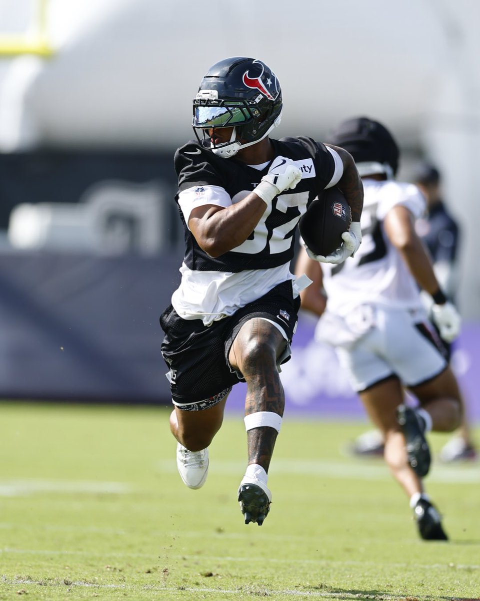 HoustonTexans's tweet photo. In the kitchen again 🔥 https://t.co/ePI1AMiLZ8