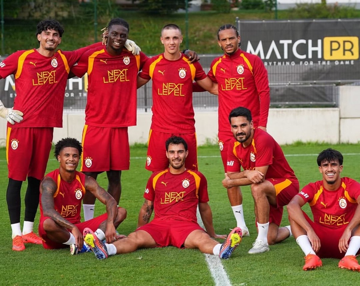 lemarcaspors_'s tweet photo. Galatasaray'da bugünkü antrenmanda kazanan takım. https://t.co/of9jwaxhvI