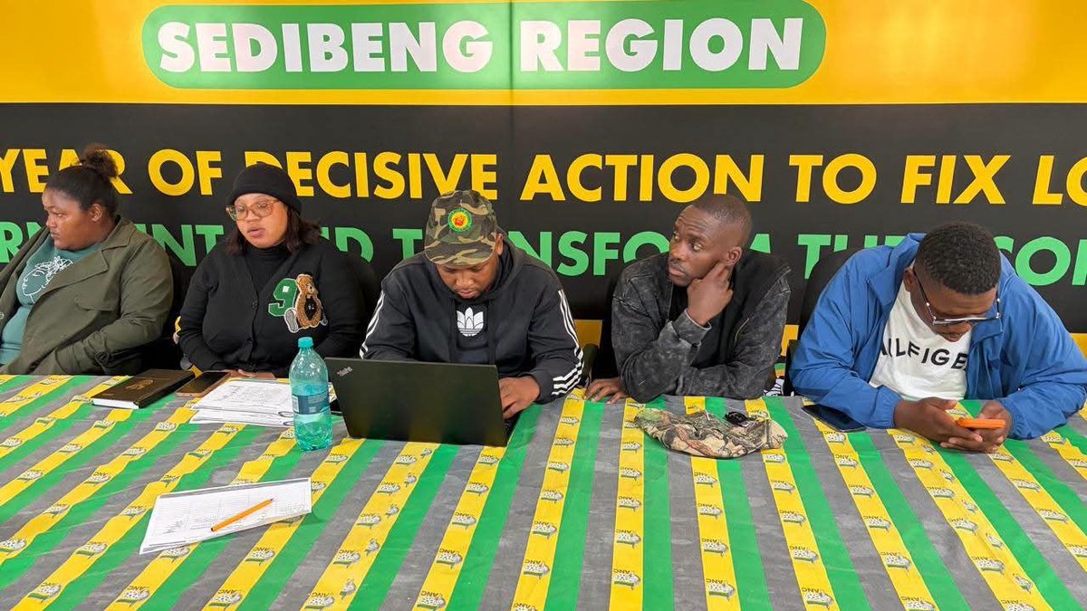 ANCYLhq's tweet photo. The ANCYL NEC Member, Cde Douglas Ngobeni today joined and addressed the ANCYL Sedibeng Region at Duma Nokwe House.The engagement brought together young councillor candidates in preparation for the upcoming Local Government Elections on 4 November 2026.
#RoarYoungLion https://t.co/T2kJEBlysT