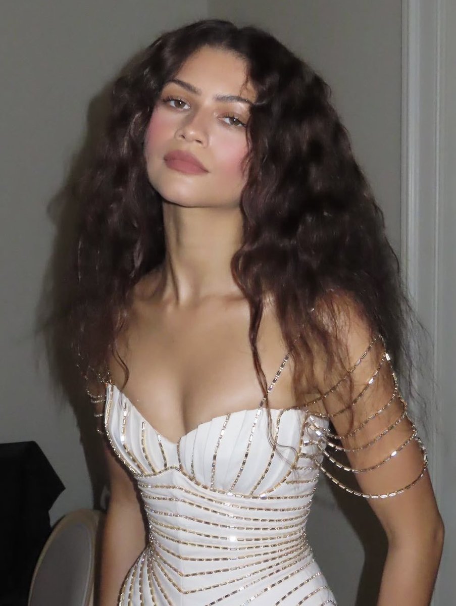 cosmic_marvel's tweet photo. Zendaya stuns for ‘SPIDER-MAN: BRAND NEW DAY’ press. https://t.co/IJIUTymFAp