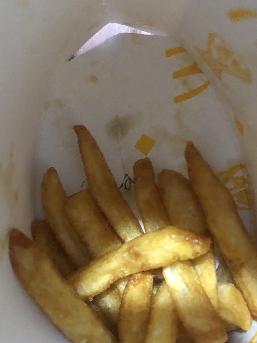 samueltheo12's tweet photo. @McDonalds hmmm https://t.co/NwHRNvmB3i