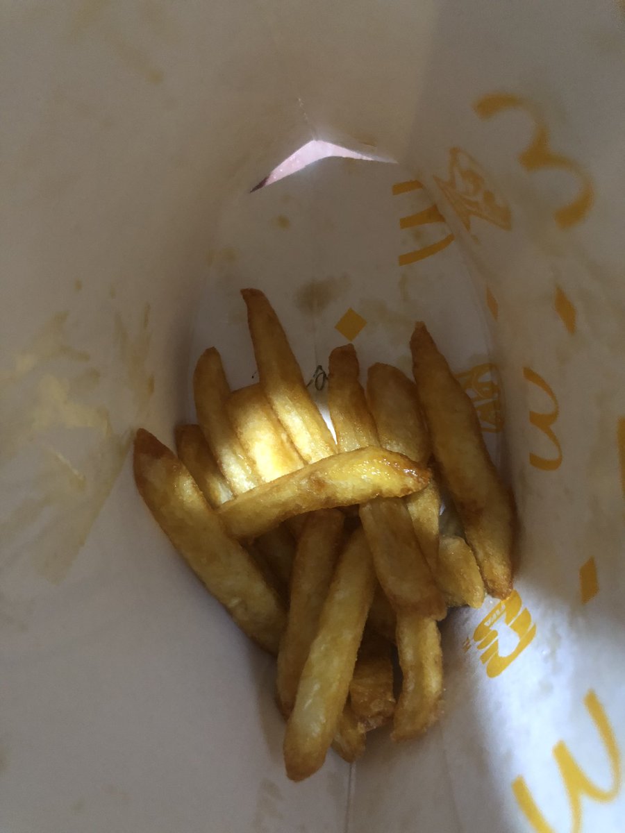 samueltheo12's tweet photo. @McDonalds hmmm https://t.co/NwHRNvmB3i