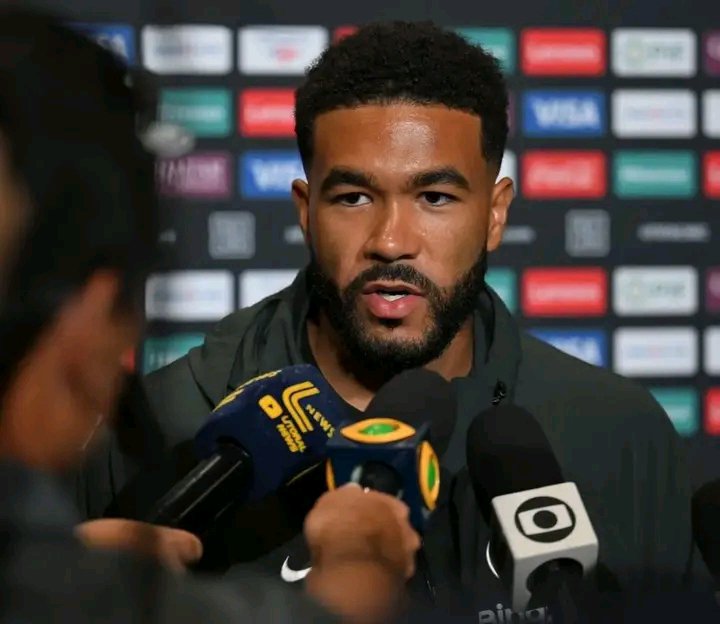 _Utd_Blake's tweet photo. 🚨🏴󠁧󠁢󠁥󠁮󠁧󠁿🎙️ Reece James clears the air on Enzo Fernández after the World Cup clash:

🗣️ Reporter: “Reece, after everything that happened during the World Cup game, is there any bad blood between you and Enzo Fernández?”

🗣️ Reece James: “No, not at all. I’ve got no beef with Enzo. It was a big World Cup game, and you expect players to go at each other sometimes. I completely understand that.

We were both fighting for our countries, and emotions can run high in those moments. Whatever happened on the pitch stays on the pitch.

I have nothing against him. Enzo is my brother, and I’ve got a lot of respect and love for him. There’s no bad blood between us.” 🤝