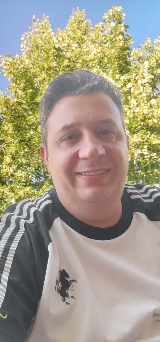 KShiyakov's tweet photo. Fino alla fine... 🦓 
Не се обяснява - усеща се.  
🔟 Per sempre!

#FinoAllaFine #Juventus #ForzaJuve #Bianconeri #JuveNelCuore #DelPiero #ADP10 #Number10 #PerSempre #Loyalty #Respect #BlackAndWhite https://t.co/Ni8I35zluA