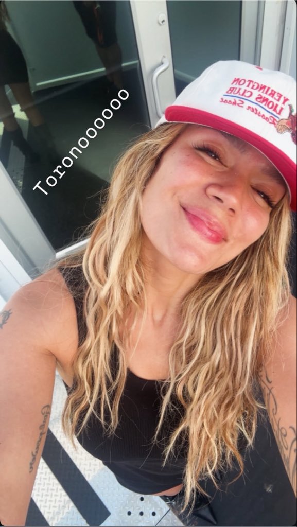 AlejandroGO4_'s tweet photo. Cómo se nota que fue pareja de Anuel. 

Torono

Digo notoro 

Digo tonto https://t.co/FCtQZSUSBn