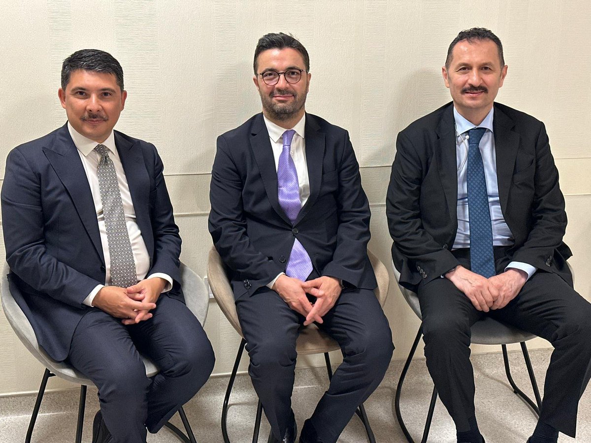drtopaloglu's tweet photo. Ülkemize ve milletimize hizmet yolunda birlikte mesai yürütmekten onur duyduğum Sayın Büyükelçimiz Prof. Dr. Hasan Doğan ve Sayın Muhsin Köse Başkanımızla. @hasandogan https://t.co/oYtNA4hRIY