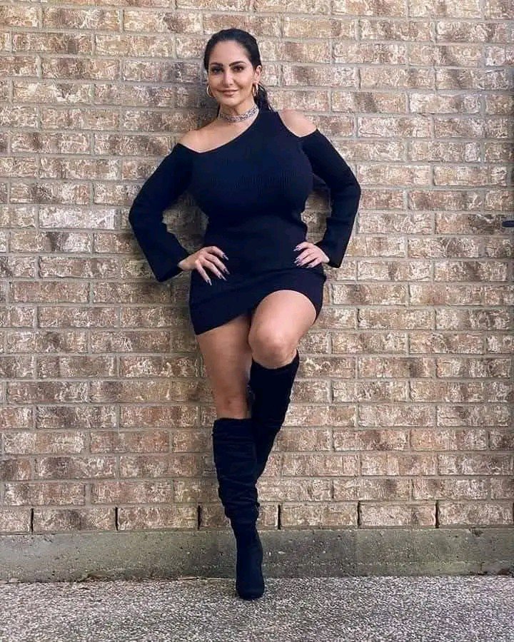 AvaAddams889's tweet photo. Do you think I could seduce you 😊? https://t.co/vat97088r0