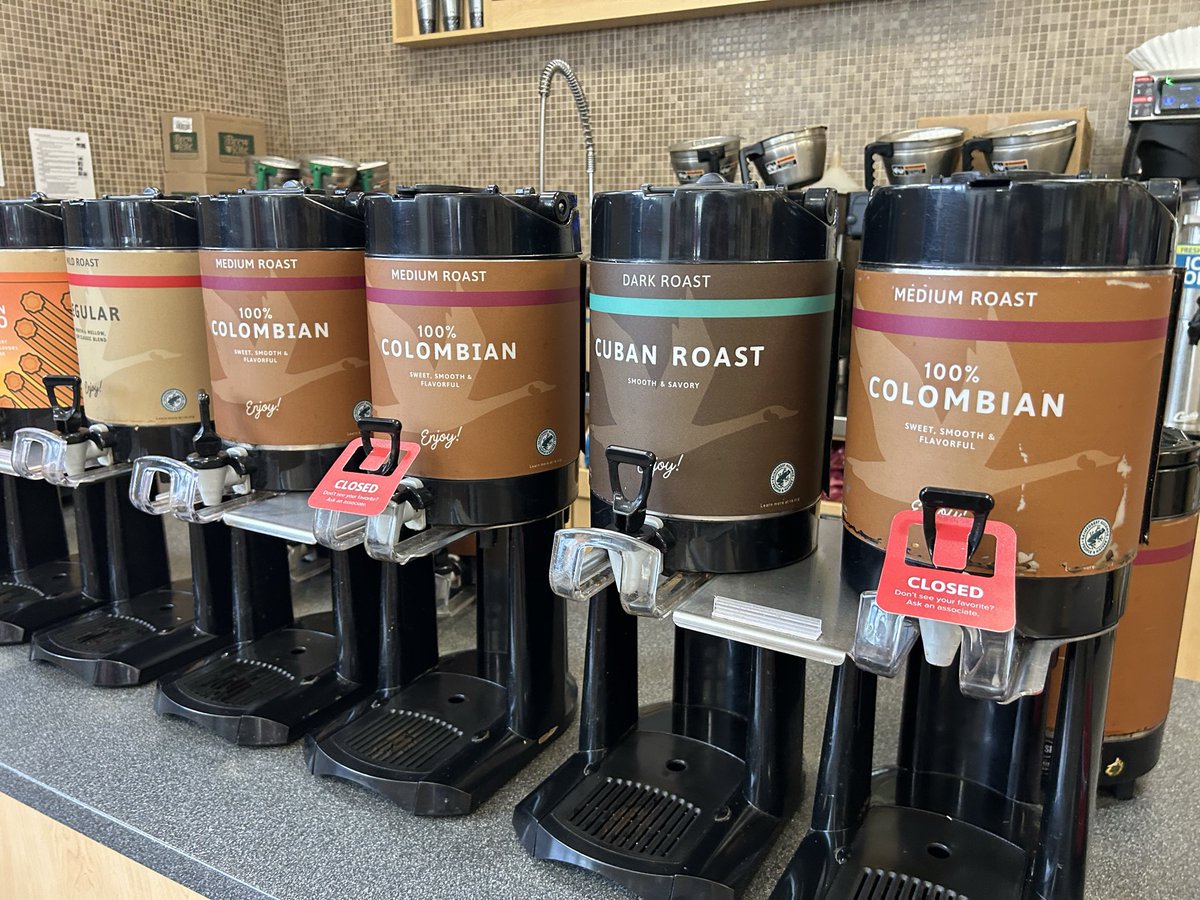 TheTrueMrL's tweet photo. As I see posts threatening me with “back to school” nonsense,I will point out 2 things:
1. Not all of us start classes in August
2. While gift cards are always appreciated, not all of us are the biggest fans of Starbucks. Just saying… ☕️  #WawaPreferredThenDunkinAndThenStarbucks https://t.co/G0e2oYsEkc