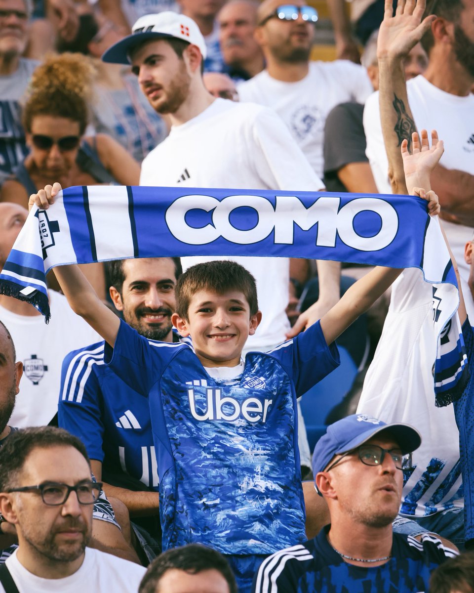 Como_1907's tweet photo. Good to see you again, Lariani 🤍💙 https://t.co/F5xu7Xnhbk